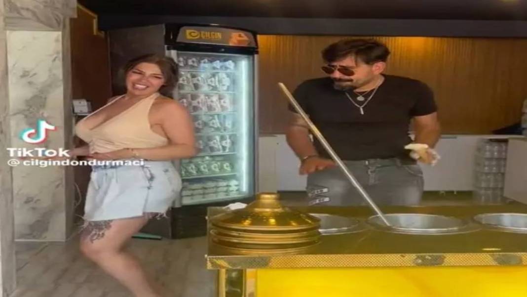 Çılgın Dondurmacı bu defa sınırı fena aştı! Kadın müşterisinin kolundan tuttuğu gibi... Görenlerin nutku tutuldu, eşin görmesin! 1